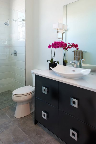 Cherry Street - Guest Bathroom